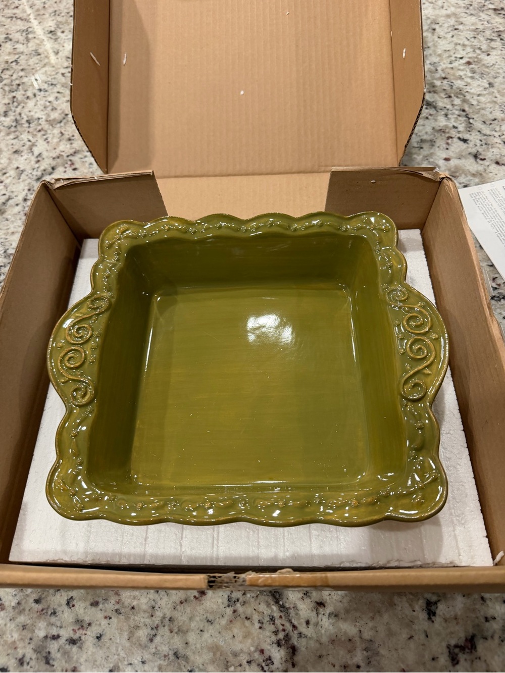 Olive Green Scalloped Ceramic Serving Dish - Versatile Tableware